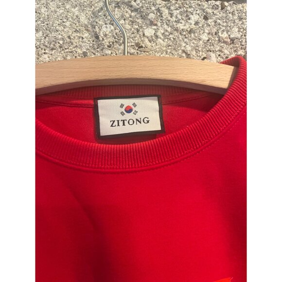 Zitong Red Sweatshirt Featuring Labubu & Disney-Inspired Design Unisex Fit Long - Picture 5 of 8